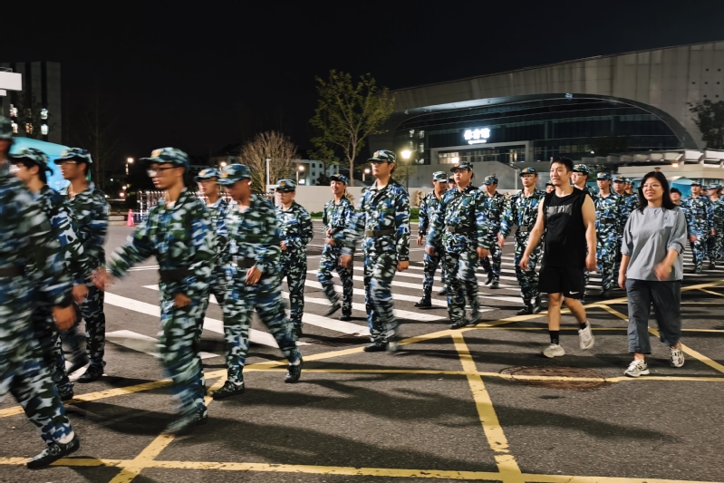 拉练1.jpg